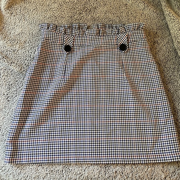 Topshop Dresses & Skirts - NWOT Topshop Skirt size 4